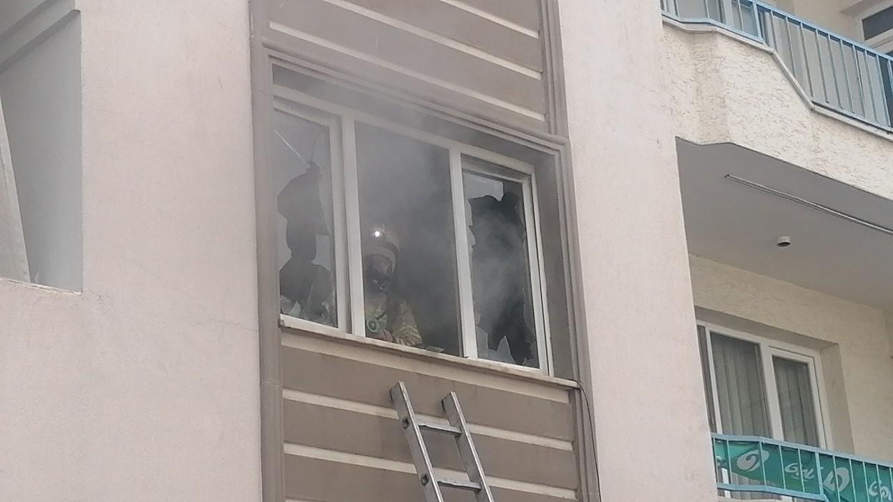 Bursa’da apartmanda korkutan yangın