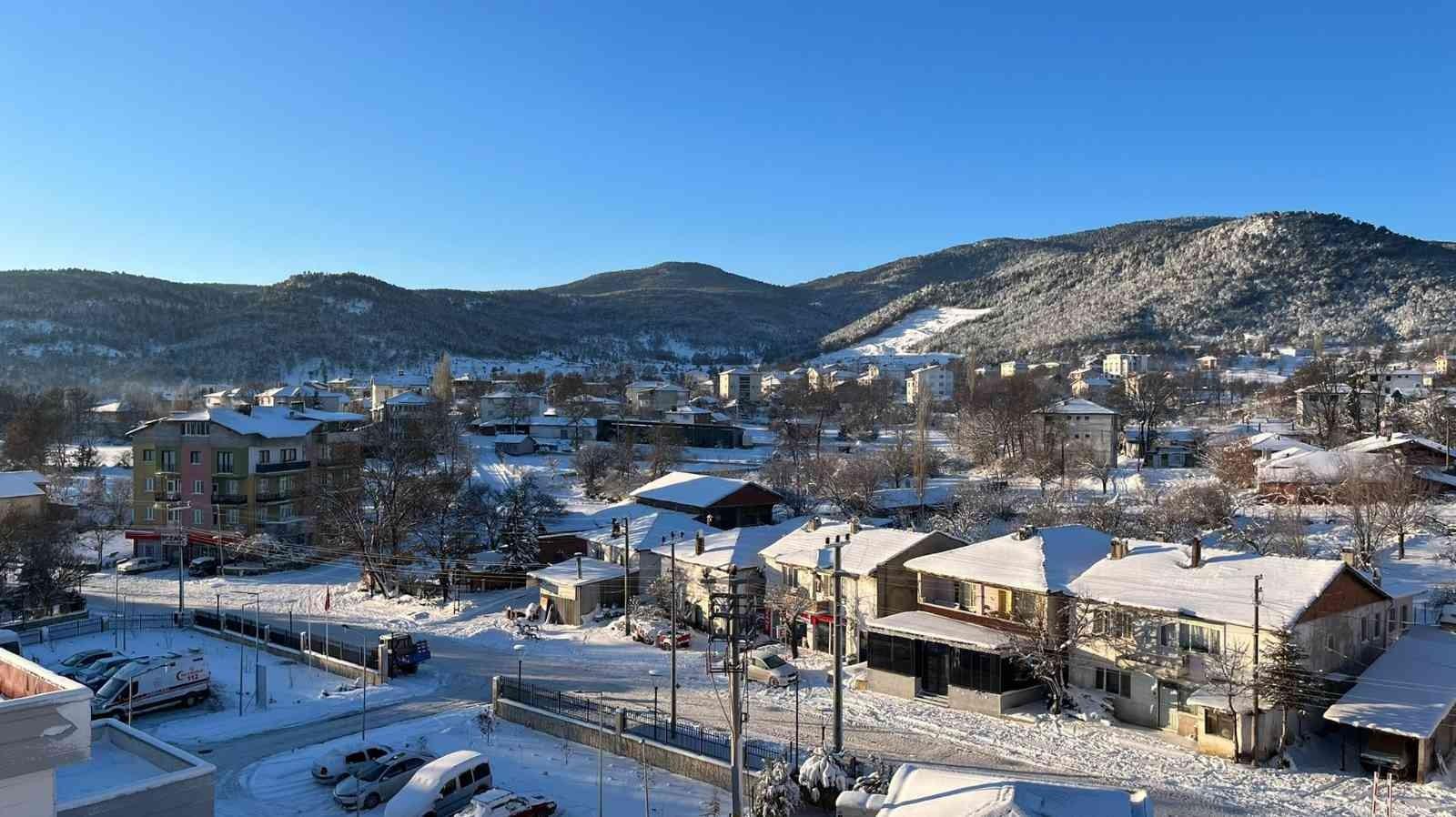 Bursa buz tuttu, Büyükorhan’da termometreler eksi 20’yi gördü