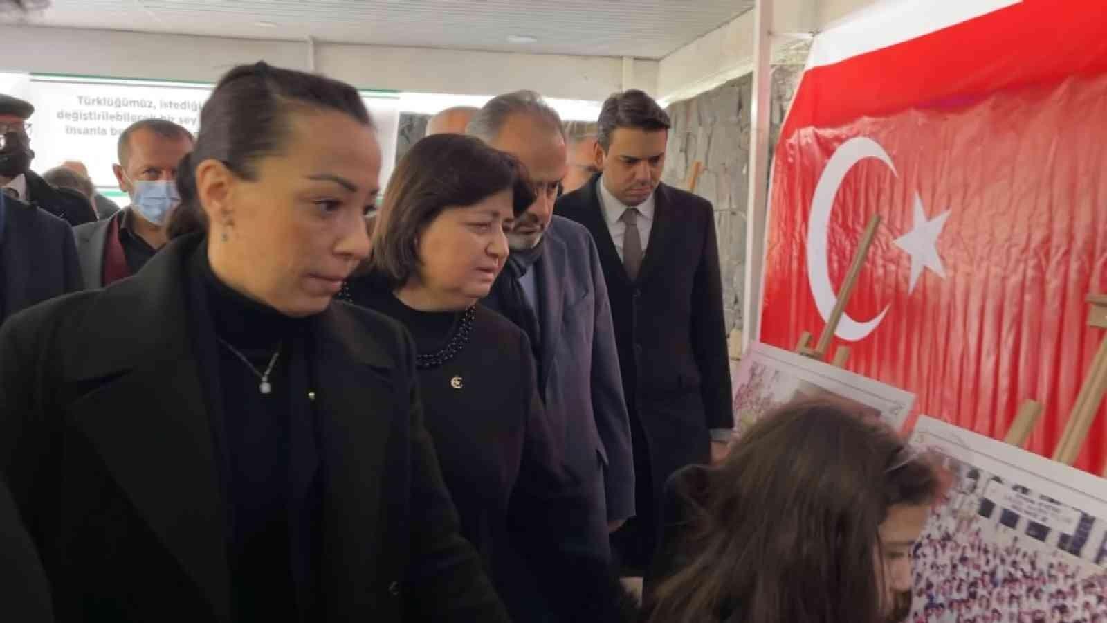 Doğumunun 75. yılında Doktor Sadık Ahmet Bursa’da açılışı gerçekleştirilen anıt ve sergiyle anıldı