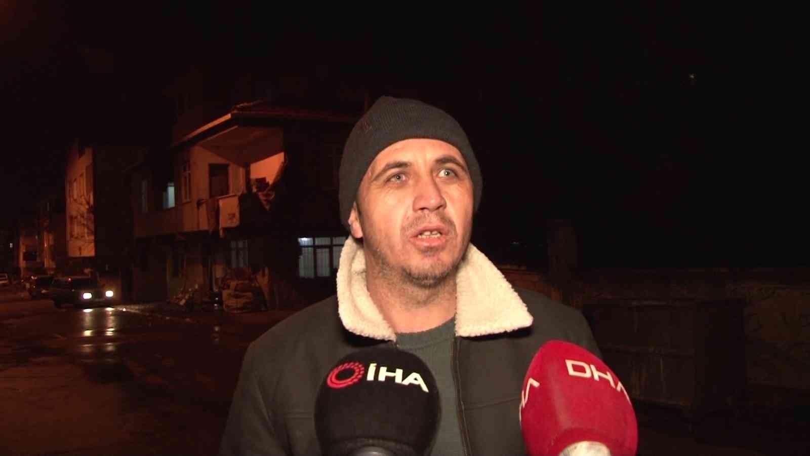 İstanbul Ümraniye’de içinde ailesinin olduğu evi ateşe verdi, bıçakla itfaiyeyi engelledi