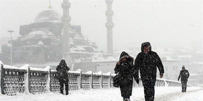 kar-istanbul-u-esir-aldi-otogarlardan-cikislar-durduruldu-1643036600
