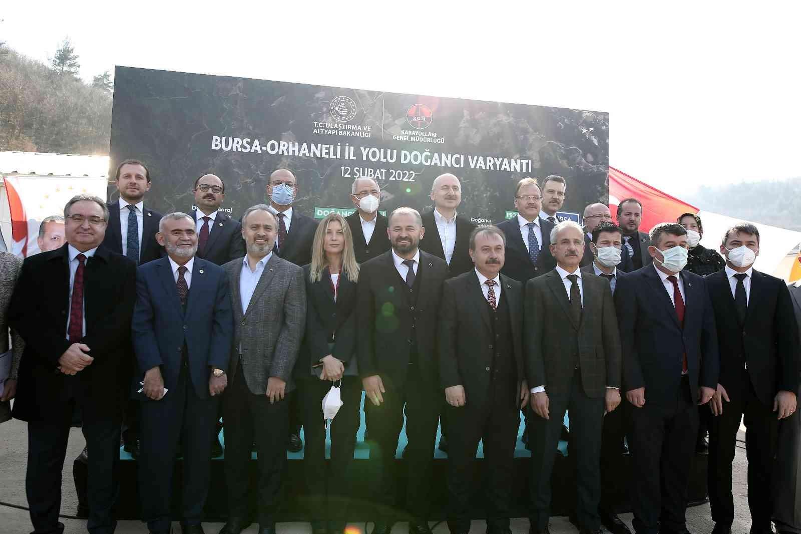 Bakan Karaismailoğlu: "Biz heykellerle değil, ekonomiye can verecek projelerle yatırım yapıyoruz"