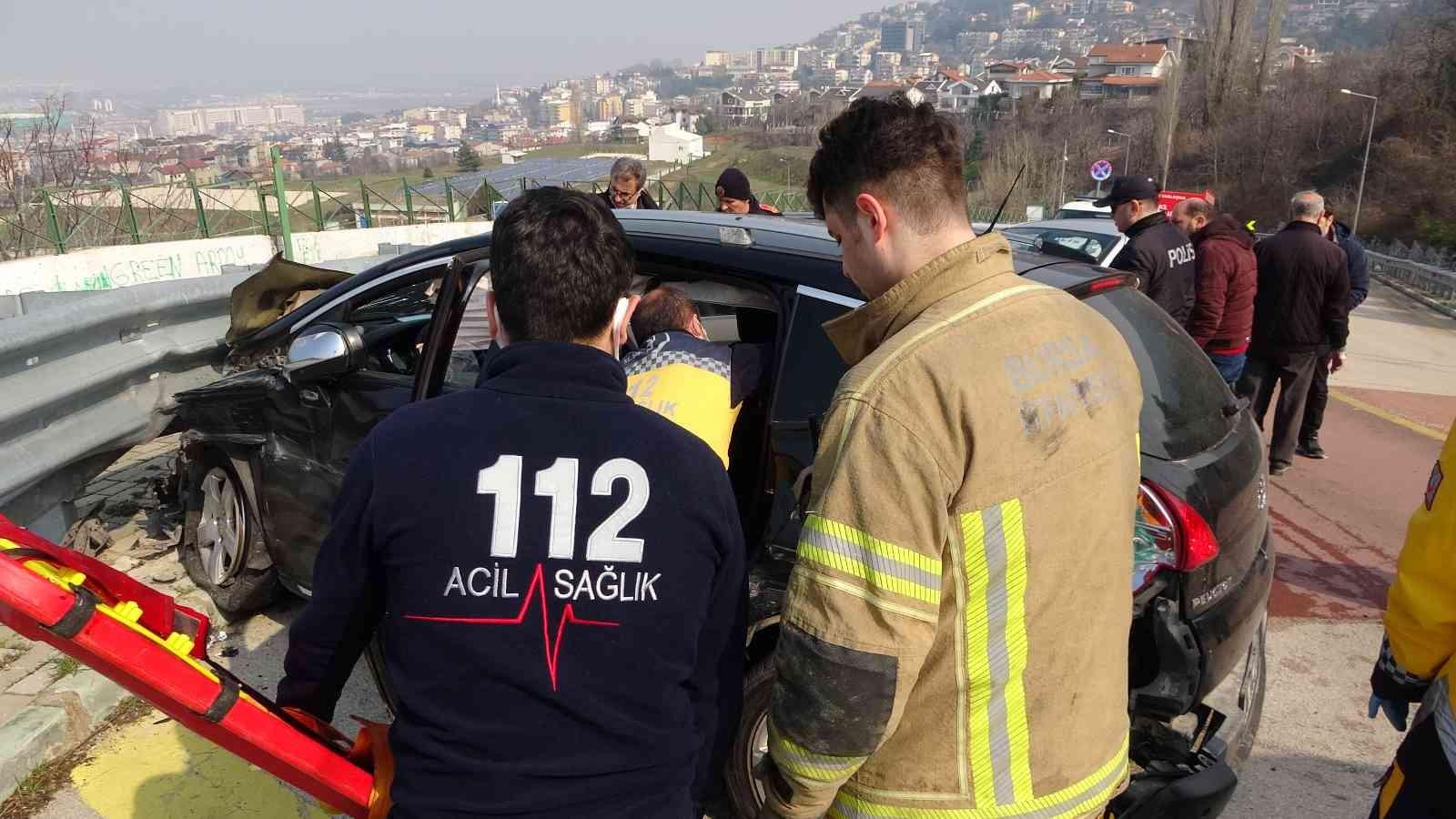 Bursa Uludağ yolunda feci kaza: 3 yaralı