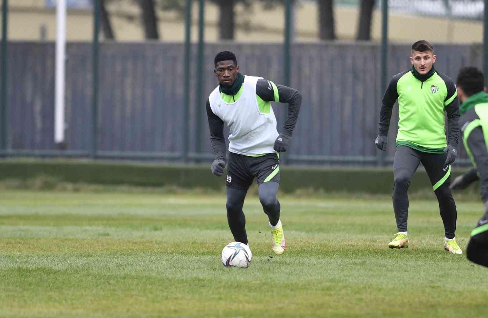 Bursaspor’da Acolatse sevinci yaşanıyor