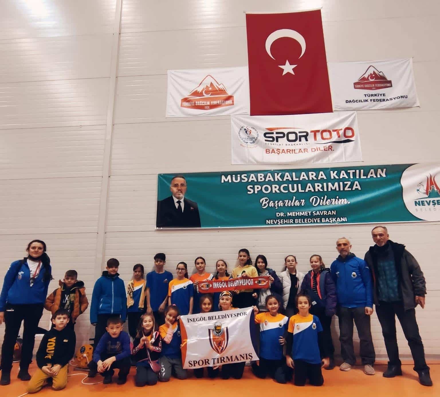 Küçük dağcılar kürsüleri fethetti