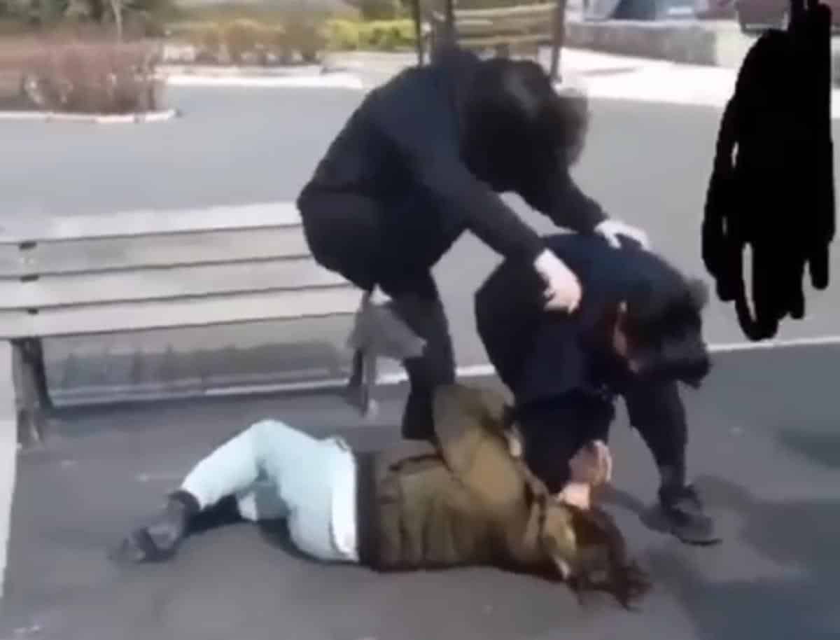 Bursa’da genç kıza saldıran abla ve kardeşi yakalandı