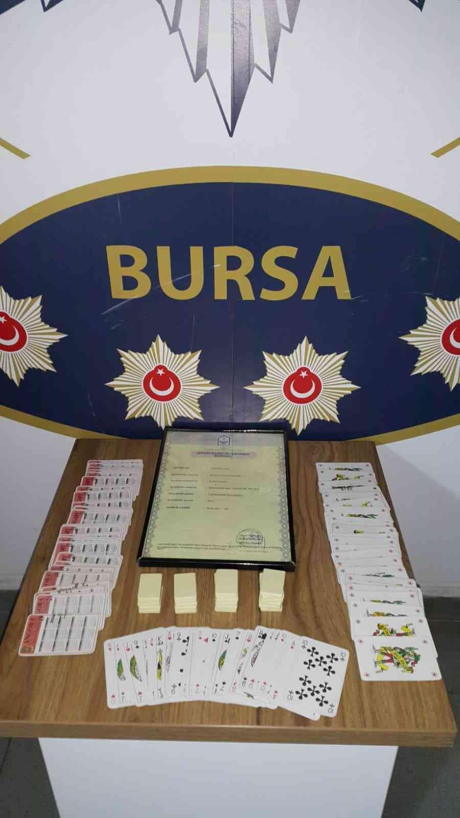 Bursa’da kumar oynanan 2 kıraathaneye suçüstü yapıldı: 9 kişi yakalandı