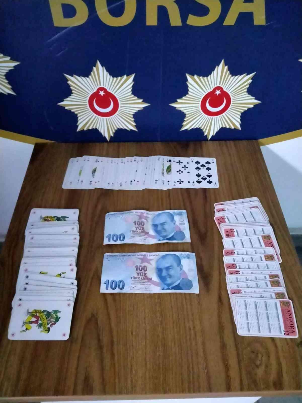 Bursa’da kumarbazlara suçüstü baskın : 10 kişiye işlem yapıldı