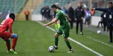 Bursaspor’da Onur Atasayar ameliyat oldu