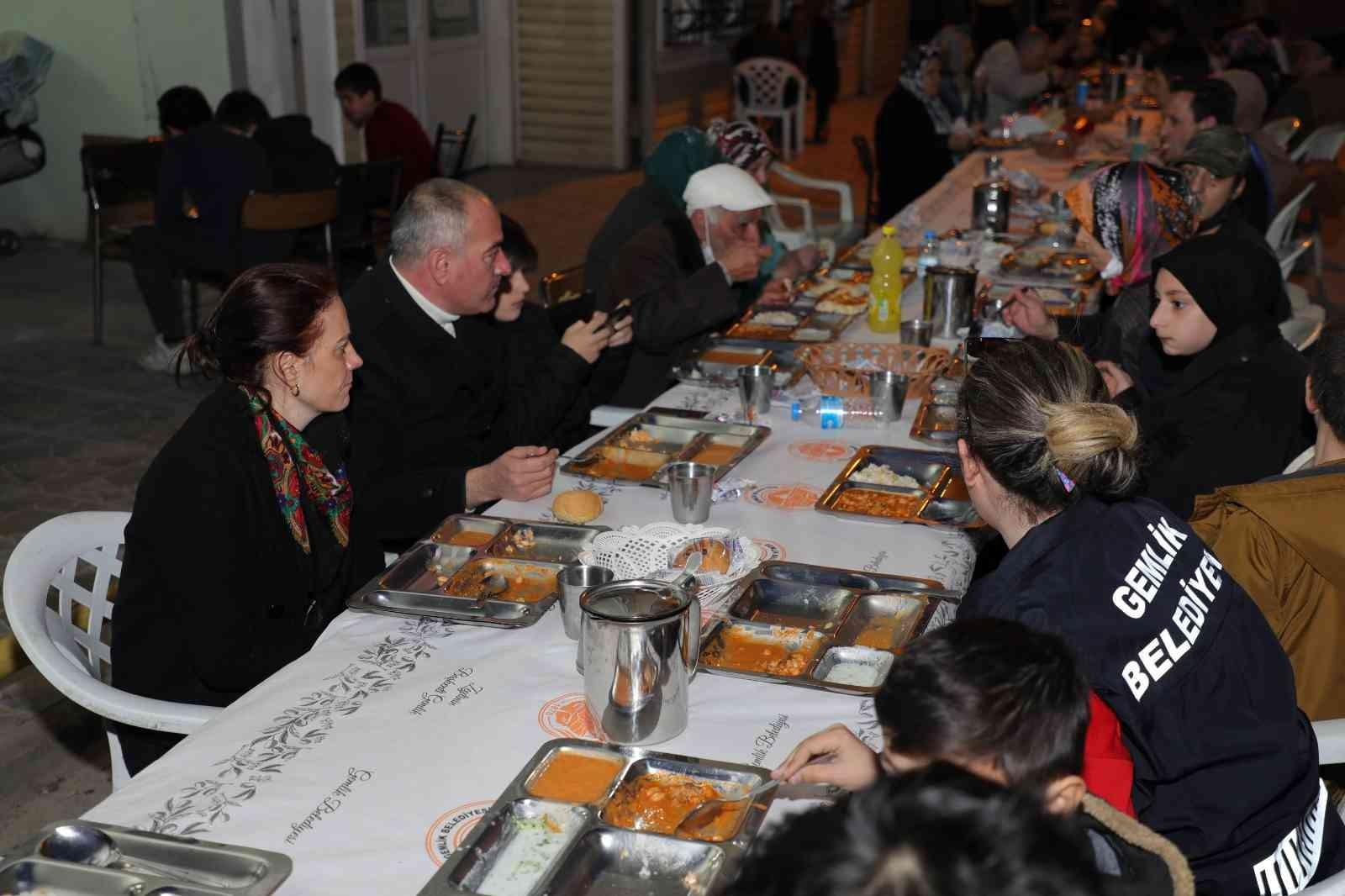 Gemlik’e Ramazan bereket ve neşesiyle geldi