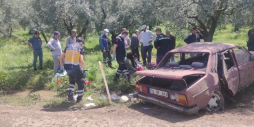 Otomobil zeytinliğe daldı: 2’si çocuk 4 yaralı