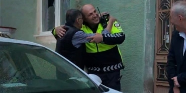 Alkollü sürücü polise sarılarak bayramlaştı