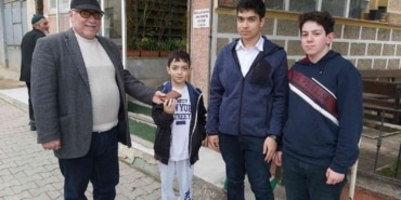 Bursa’da küçük çocuktan örnek davranış