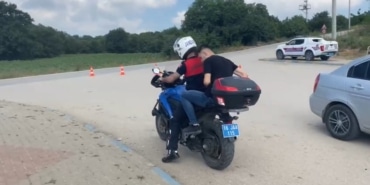 BURSA'DA SINAVA GEÇ KALAN ÖĞRENCİYİ JANDARMA MOTORİZE TİMİ YETİŞTİRDİ