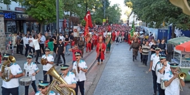 BURSA'DA BİNLER TEK YÜREK OLDU