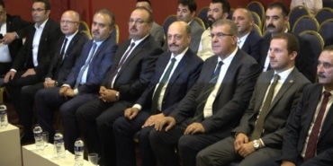 BAKAN BİLGİN: "ÖRGÜTLENME ÇABASI İÇERİSİNE GİREN İŞÇİLERE OLUMSUZ TAVIR SERGİLEYEN İŞVERENLER KARŞISINDA BİZİM BAKANLIĞIMIZI BULDU" BAKAN BİLGİN, TÜRK-METAL SENDİKASI BURSA ŞUBESİNDE METAL İŞÇİLERİYLE BULUŞTU