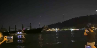BEBEK'TE KARGO GEMİSİ SAHİLE 40 METRE KALA KARAYA OTURDU KIYI EMNİYETİ GENEL MÜDÜRLÜĞÜ KURTARMA EKİPLERİ GEMİYE ÇIKTI YAŞANAN PANİK ANLARI VATANDAŞLARIN CEP TELEFONU KAMERASINA YANSIDI