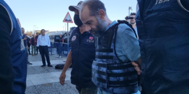 TÜRKİYE'DE YAKALANAN DEAŞ'IN SÖZDE ÜST DÜZEY YÖNETİCİSİ ADLİYEYE SEVK EDİLDİ