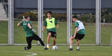 BURSASPOR DAR ALANDA ÇİT KALE MAÇ YAPTI
