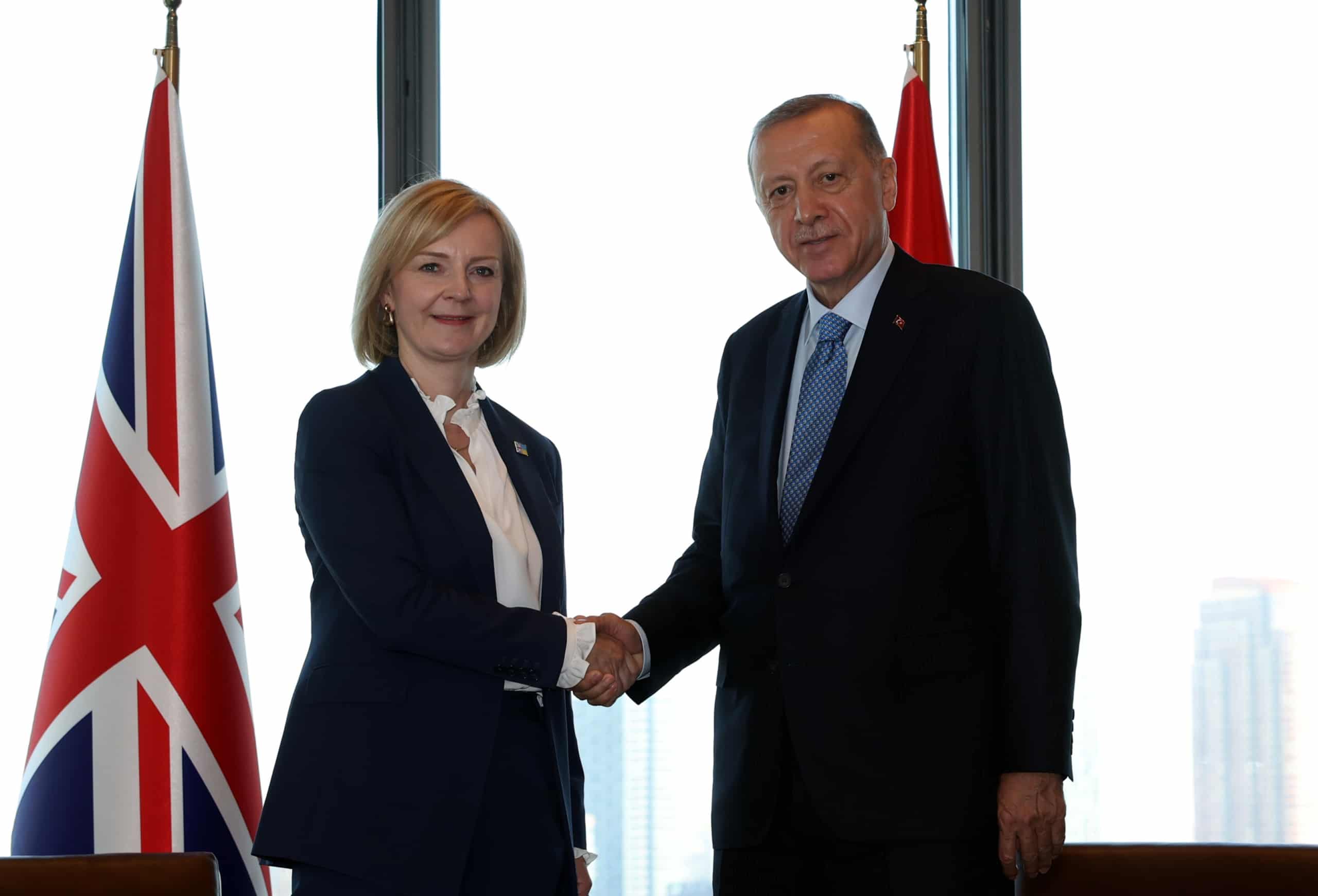 CUMHURBAŞKANI ERDOĞAN, İNGİLTERE BAŞBAKANI TRUSS'I KABUL ETTİ
