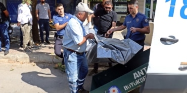 ALMANCA ÖĞRETMENİNİN EVİNDE 17 YAŞINDAKİ ÖĞRENCİSİNİN ŞÜPHELİ ÖLÜMÜ EVDEKİ 5 GENÇ VE ÖĞRETMEN POLİS MERKEZİNE GÖTÜRÜLDÜ