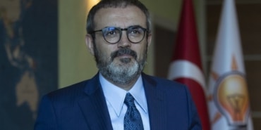 cumhuriyet-i-hedef-alan-aciklamasiyla-tepki-ceken-mahir-unal-cumhuriyet-bayrami-ni-kutladi-1081429-5