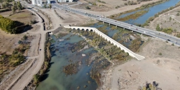 KIZILIRMAK OTLUĞA DÖNÜŞTÜ, MANZARA HERKESİ ÜRKÜTTÜ TÜRKİYE'NİN EN UZUN NEHRİ KIZILIRMAK KURAKLIĞIN ETKİSİYLE OTLAĞA DÖNÜŞTÜ, NEHİRDE İKİ AY İÇERİSİNDEKİ İNANILMAZ DEĞİŞİM HERKESİ ENDİŞELENDİRDİ
