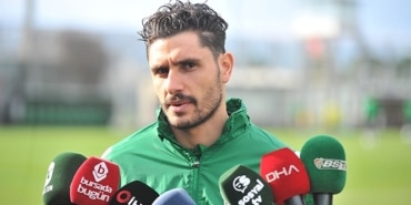 ÖZER HURMACI:"GÖZLERİM YAŞLI BİR ŞEKİLDE OTOBÜSTEN İNDİM"