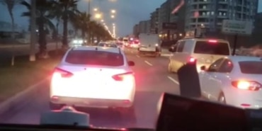 MARDİN'DE DUYARSIZ SÜRÜCÜ SİREN ÇALAN AMBULANSA YOL VERMEDİ