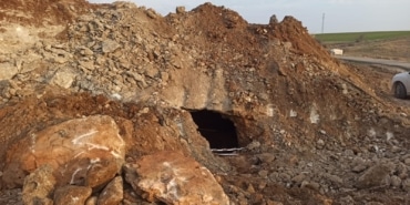 YOL ÇALIŞMASINDA 1600 YILLIK ODA MEZAR BULUNDU