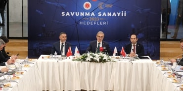 SAVUNMA SANAYİİ BAŞKANI DEMİR: "2023 YILINDA SAVUNMA SANAYİİ İHRACATI 6 MİLYAR DOLARA ULAŞACAK" "SAVUNMA SANAYİMİZ BUGÜN 'GÜÇLENEN TÜRKİYE'NİN YÜKSELEN YILDIZI' HALİNE GELDİ" "SAVUNMA SANAYİİ OLARAK TÜRKİYE YÜZYILI'NIN ÖNCÜ SEKTÖRLERİNDEN BİRİ OLACAĞIMIZA İNANIYORUZ" "MİLLİ MUHARİP UÇAĞININ HANGARDAN ÇIKIŞI GERÇEKLEŞECEK VE HÜRJET İLK KEZ UÇACAK" "BAYRAKTAR KIZILELMA'NIN ÇEŞİTLİ UÇUŞ MANEVRA TESTLERİ VE MÜHİMMAT ENTEGRASYONLARI GERÇEKLEŞTİRİLECEK" "DOST VE KARDEŞ ÜLKELER SAVUNMA PROJELERİNE ORTAK OLARAK KATILABİLİR" "KİTLESEL ÇİP ÜRETİMİNDE BAZI ÜLKELERLE ORTAK ÇÖZÜMLER GÜNDEMİMİZDE" "(ODTÜ'DEKİ SALDIRI) SİNEK VIZILTINDAN FAZLA DEĞİL"