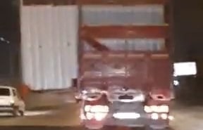 KONTEYNER EVLE TEHLİKELİ YOLCULUK KAMERADA