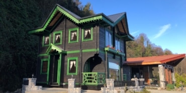 TEK TUŞLA EVİN YÖNÜNÜ DEĞİŞTİRİYOR BU EVİN YÖNÜNÜ İSTEDİĞİN GİBİ DEĞİŞTİREBİLİYORSUN DÖNEN EVİ GÖRENLER ŞAŞKINA DÖNÜYOR