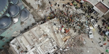 MALATYA'DA ARAMA KURTARMA ÇALIŞMALARI DRON İLE GÖRÜNTÜLENDİ