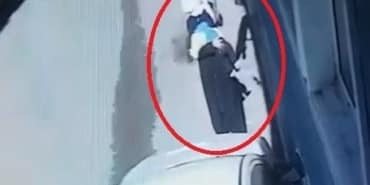 KUCAĞINDAKİ BEBEĞE ALDIRMADAN BATTANİYE ÇALAN ŞAHIS KAMERALARA YAKALANDI