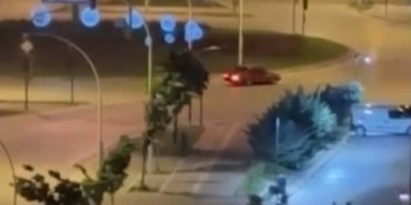 DAKİKALARCA DRİFT ATTI...BURSA'DAKİ TRAFİK MAGANDASI KAMERADA