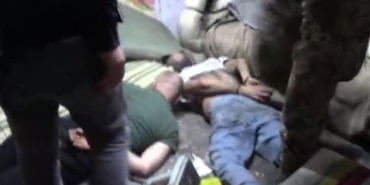 BURSA MERKEZLİ 4 İLDE BİN POLİSLİ BÜYÜK UYUŞTURUCU OPERASYONU BURSA NARKOTİK POLİSİ 4 İLDE ÖRGÜTLÜ OLARAK UYUŞTURUCU TİCARETİ YAPAN ÇETEYİ BİN POLİS İLE ÇÖKERTTİ