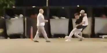 KAVGA EDEN GENCİN KAFASINDA BİRA ŞİŞESİNİ BÖYLE PATLATTI
