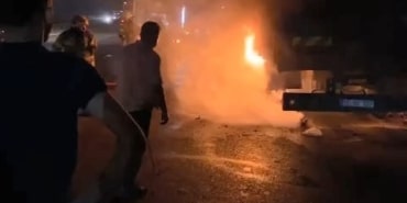 BURSA'DA ARI YÜKLÜ KAMYON ALEV ALEV YANDI