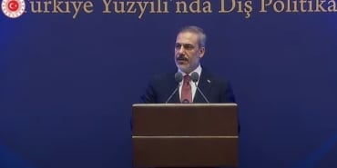 BAKAN FİDAN: "TÜRKİYESİZ BİR AB'NİN GERÇEK MANADA KÜRESEL BİR AKTÖR OLAMAYACAĞINI BİR KEZ DAHA VURGULUYORUZ" "TERÖR ÖRGÜTLERİNE ÜLKEMİZDE VE BÖLGEMİZDE NEFES ALDIRMAYACAĞIZ" "GÜVENLİ VE ONURLU GERİ DÖNÜŞLERİN SAĞLANMASINA YÖNELİK ÇALIŞMALARIMIZI DA HIZLANDIRACAĞIZ" "AVRUPA BİRLİĞİ İLE GÜMRÜK BİRLİĞİ'NİN GÜNCELLENMESİ VE VİZE SERBESTİSİNİN SAĞLANMASI KONUSUNDAKİ ÇABALARIMIZ DA YOĞUNLAŞARAK SÜRECEKTİR"