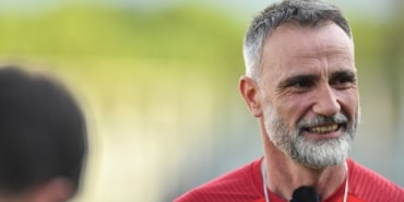 MURAT SÖZKESEN: "BURSASPOR'UN GERÇEKÇİ HEDEFİ PLAY-OFF OYNAMAK"