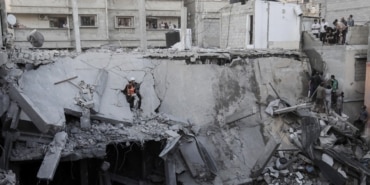 Khan Younis residential building leveled in air strike