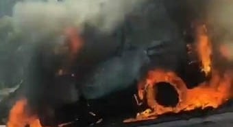 KAMYONET YOL ORTASINDA ALEV TOPUNA DÖNDÜ