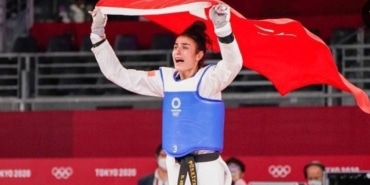 BURSA BÜYÜKŞEHİR SPORCULARI OLİMPİYAT YOLCUSU