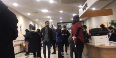 BÜTÜN ŞEHİR BU HASTANEYE AKIN EDİYOR BURSA ŞEHİR HASTANESİ KURULDUĞUNDAN BUYANA BÖLGENİN HASTA YÜKÜNÜ SIRTLIYOR BURSA'DA ACİL SERVİSLER DOLDU TAŞTI, ŞEHİR HASTANESİ BURSA'NIN YÜKÜNÜ AZALTTI 5 SENEDE 15 MİLYONA YAKIN HASTAYA HİZMET VEREN BURSA ŞEHİR HASTANESİ BÖLGEDEKİ 5 İLİN AMİRAL GEMİSİ KONUMUNDA