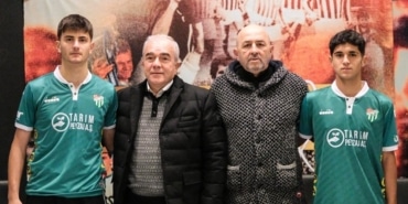 BURSASPOR KULÜBÜ, AHMET HAKAN ATIŞ VE AHMET BERKE AY'LA PROFESYONEL SÖZLEŞME İMZALADI