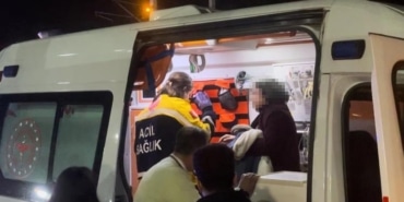 10 TURİSTİN YARALANDIĞI KAZA KAMERADA BURSA'DAN İSTANBUL'A TURİSTLERİ GÖTÜREN TUR OTOBÜSÜ KAZA YAPTI, 10 KİŞİ YARALANDI
