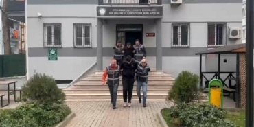 HAKKINDA 88 YIL HAPİS CEZASI BULUNAN ŞÜPHELİ BAZANIN ALTINDA YAKALANDI
