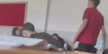 ÖĞRETMENE SAYGISIZLIK KAMERADA