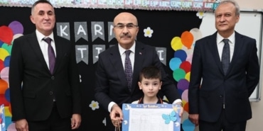 BURSA'DA 700 BİN ÖĞRENCİ KARNE HEYECANI YAŞADI